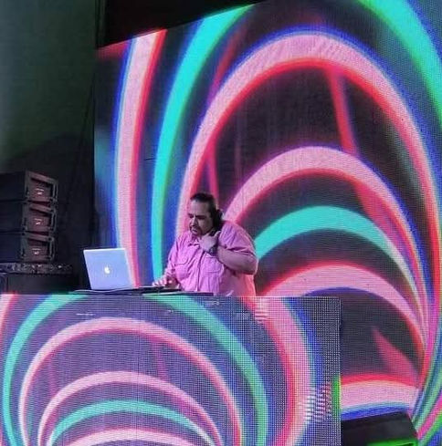 DJ Jimmy Froggs live